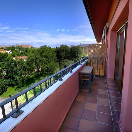 Comillas Pueblo El Capricho Luaran gambar