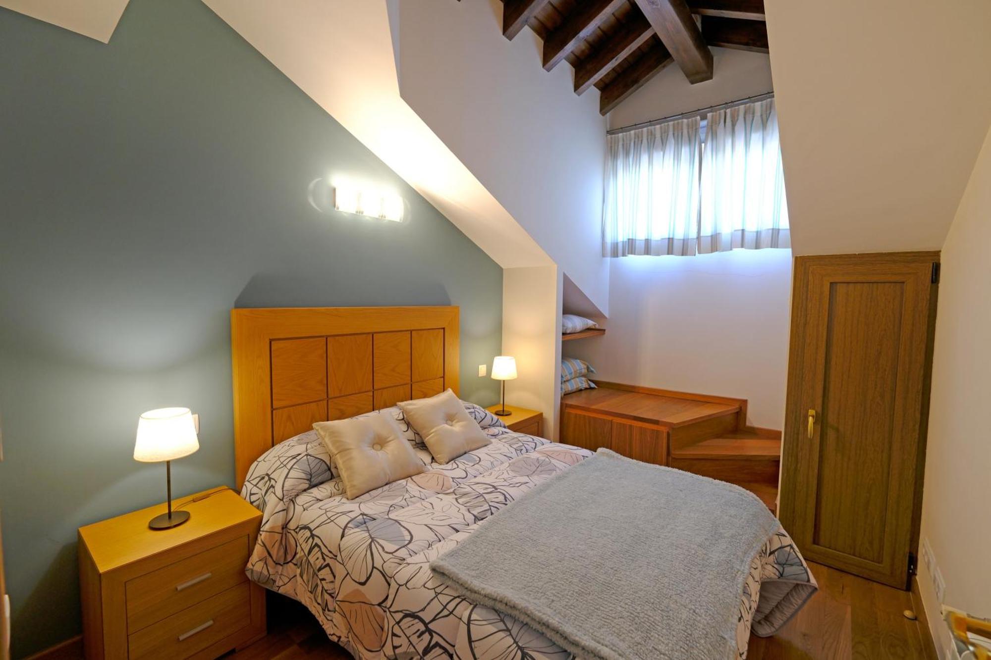 Comillas Pueblo El Capricho Luaran gambar
